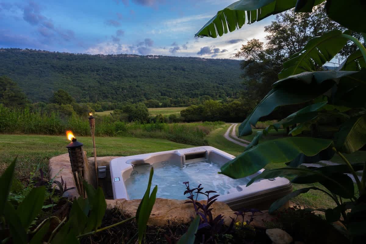 Hot tub on the porch looking out at Lookout Mountain